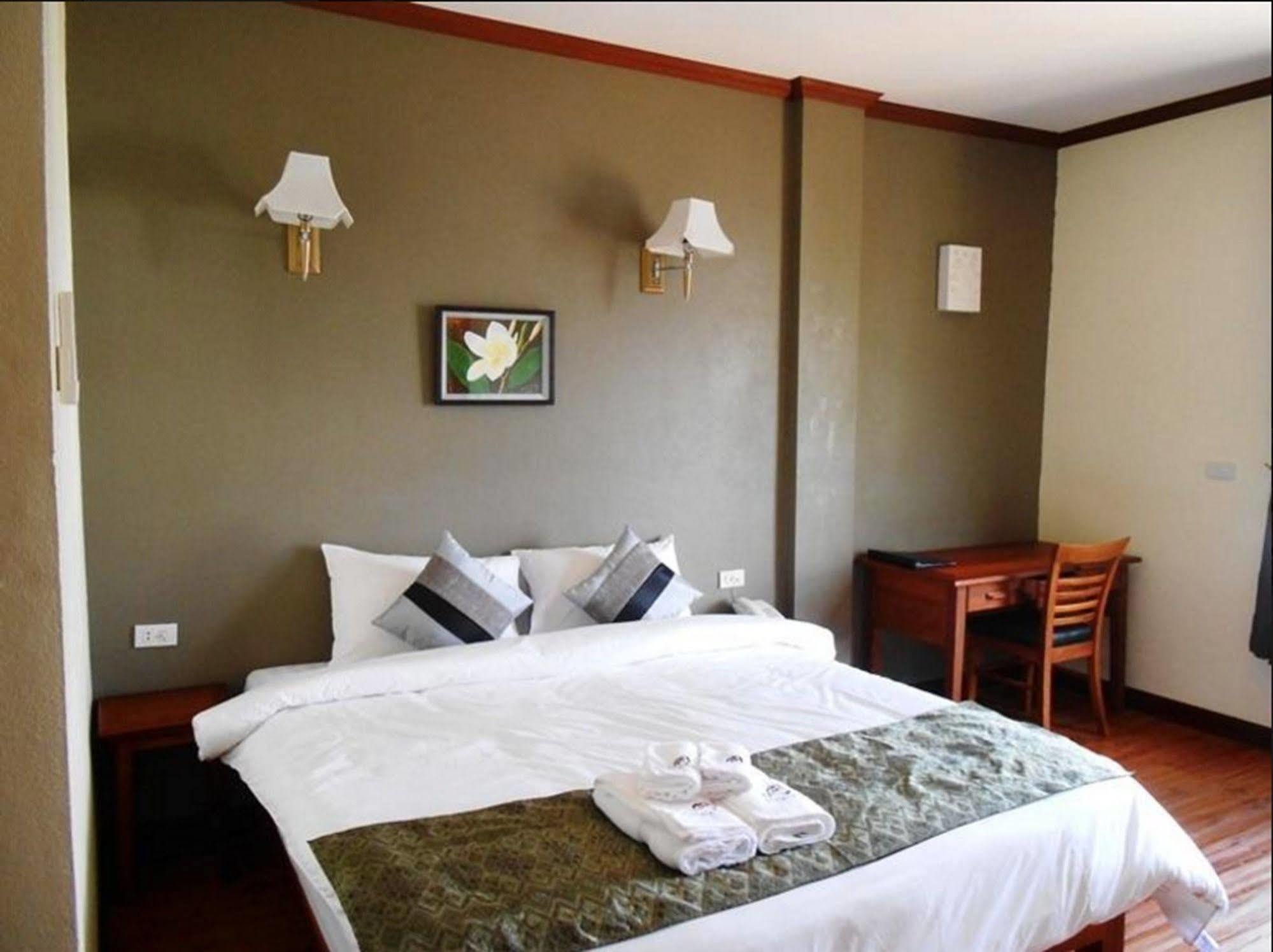 Phonethip Plaza Hotel Vientiane Bagian luar foto