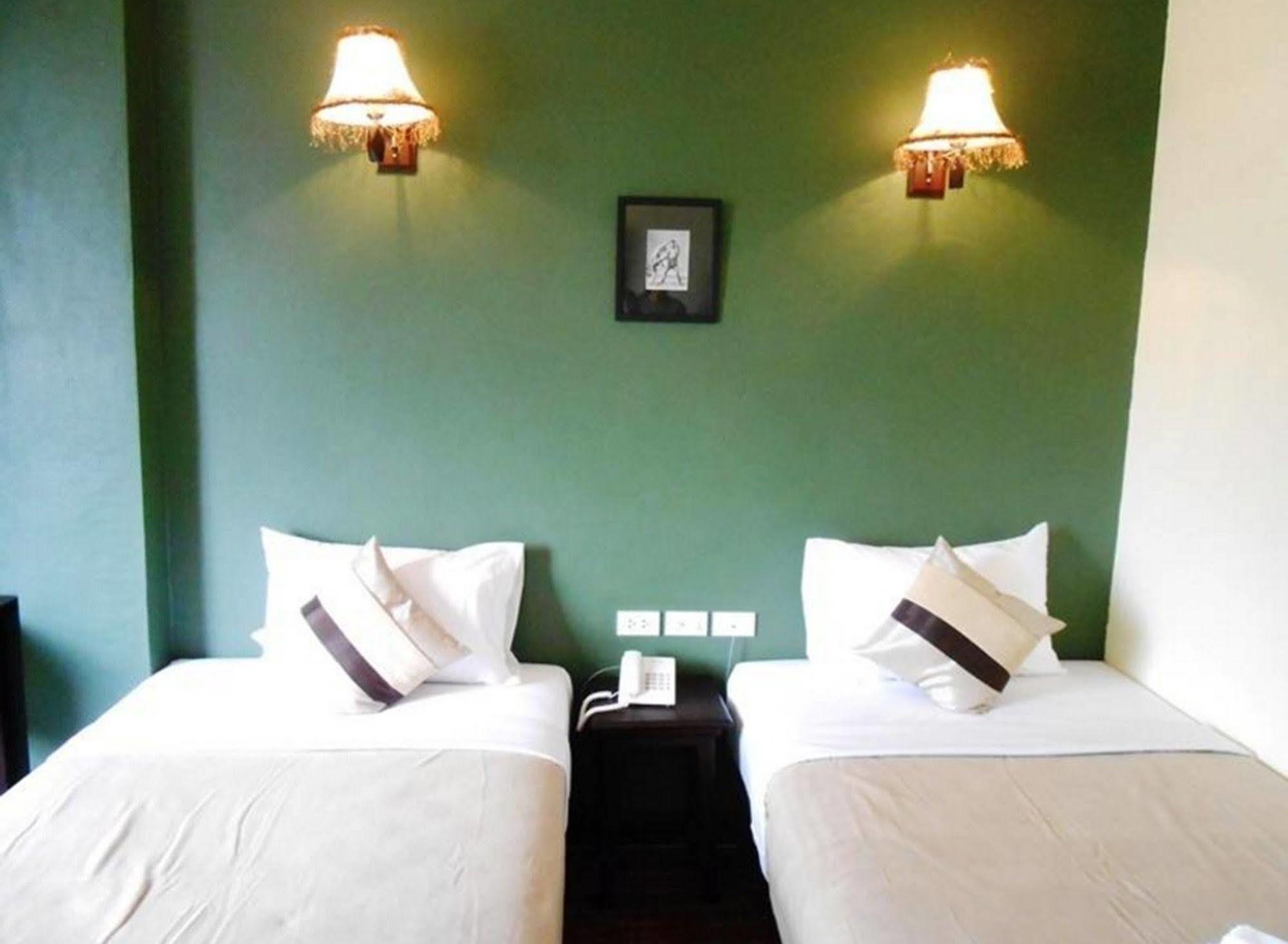 Phonethip Plaza Hotel Vientiane Bagian luar foto