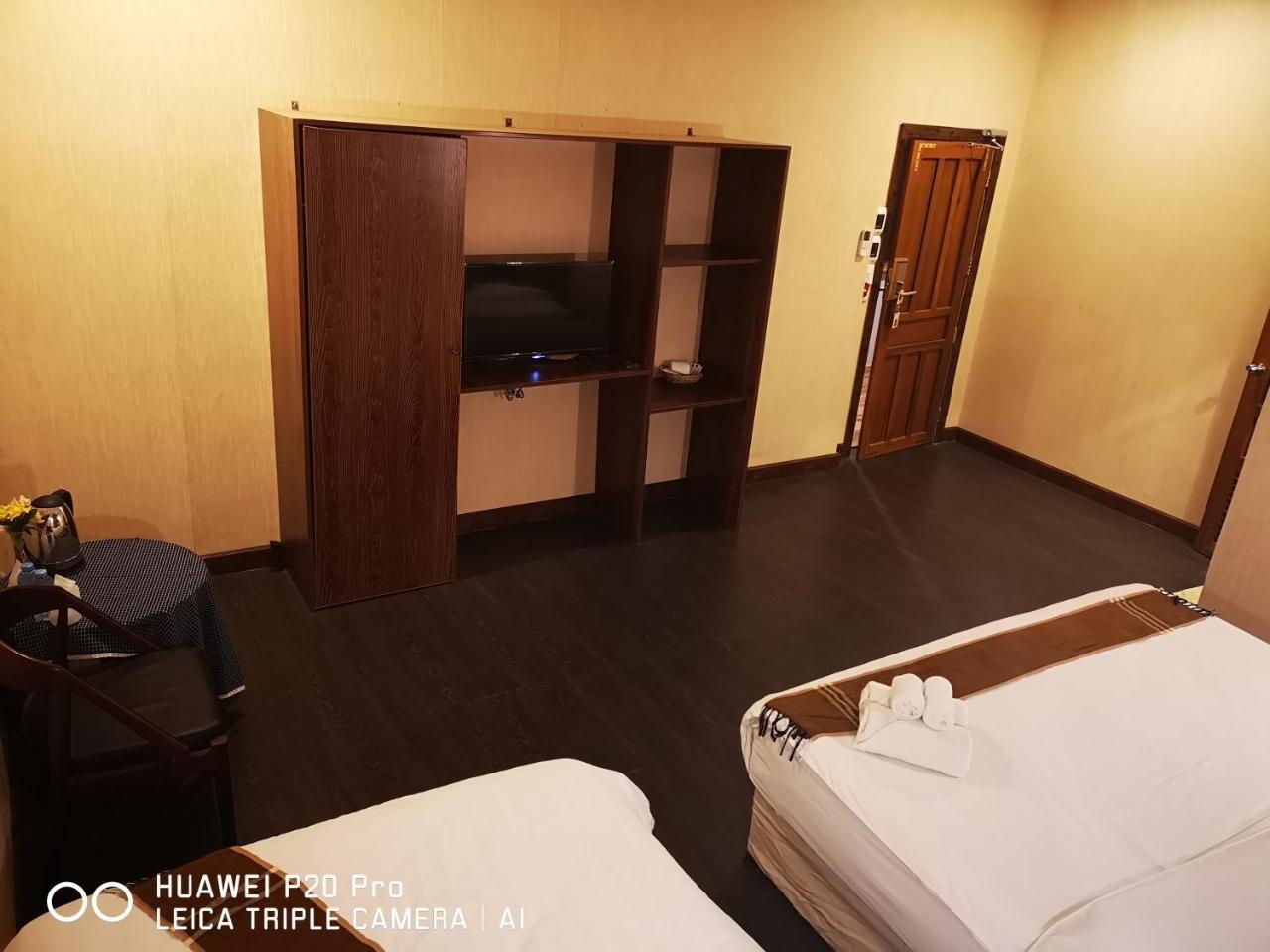 Phonethip Plaza Hotel Vientiane Bagian luar foto