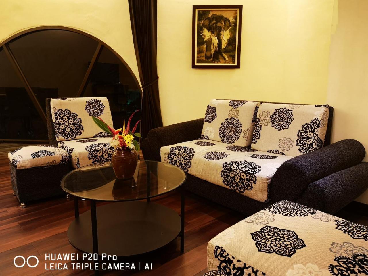 Phonethip Plaza Hotel Vientiane Bagian luar foto