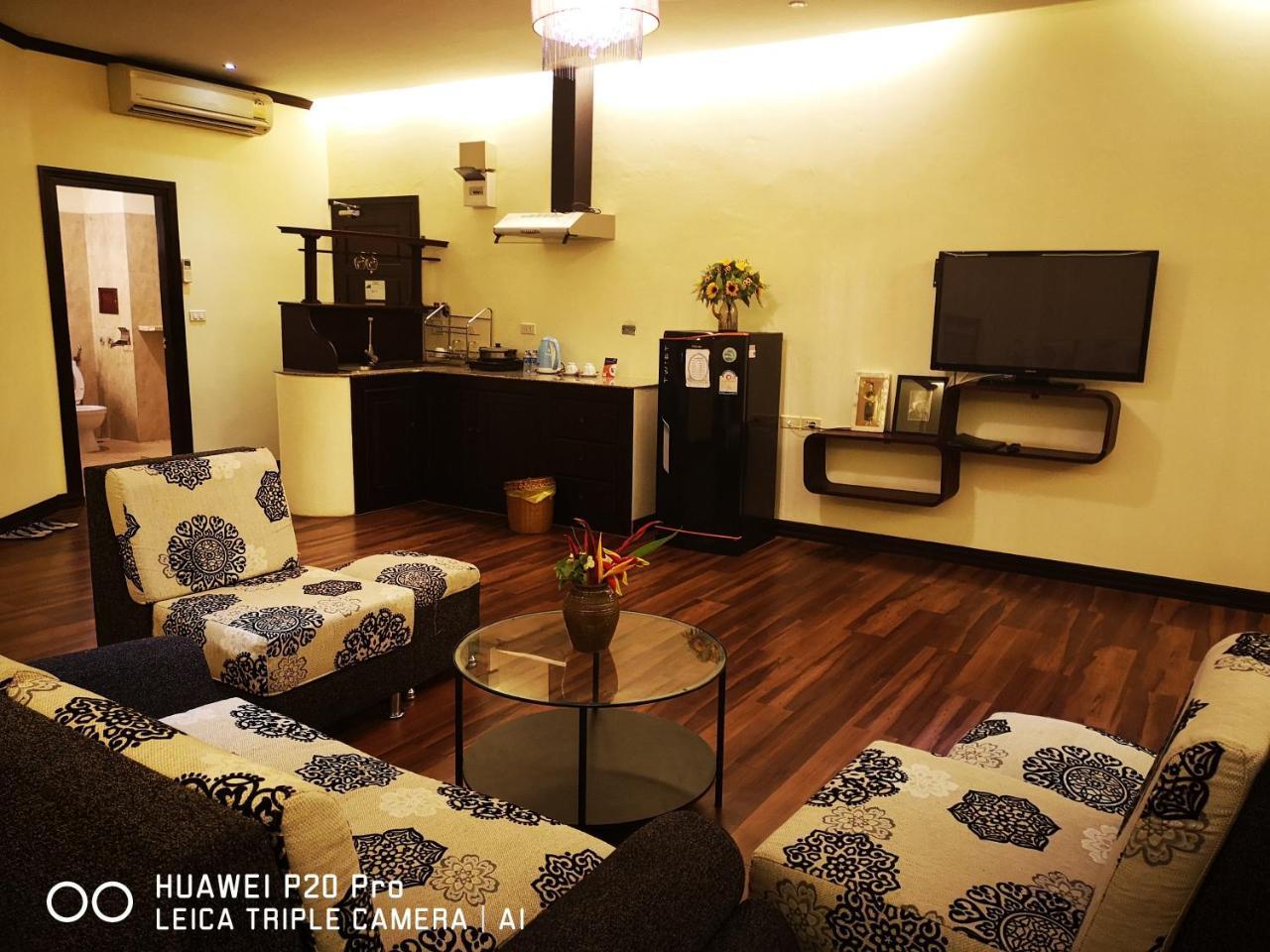 Phonethip Plaza Hotel Vientiane Bagian luar foto